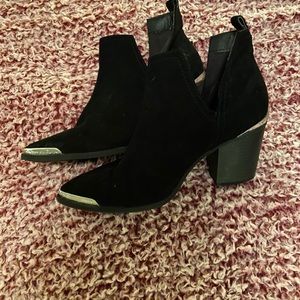 Heel boots